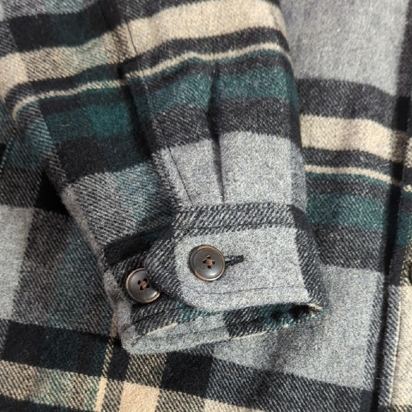 Fat Face Lightweight Gray and Green Shirt Jacket - Picture 4 of 16